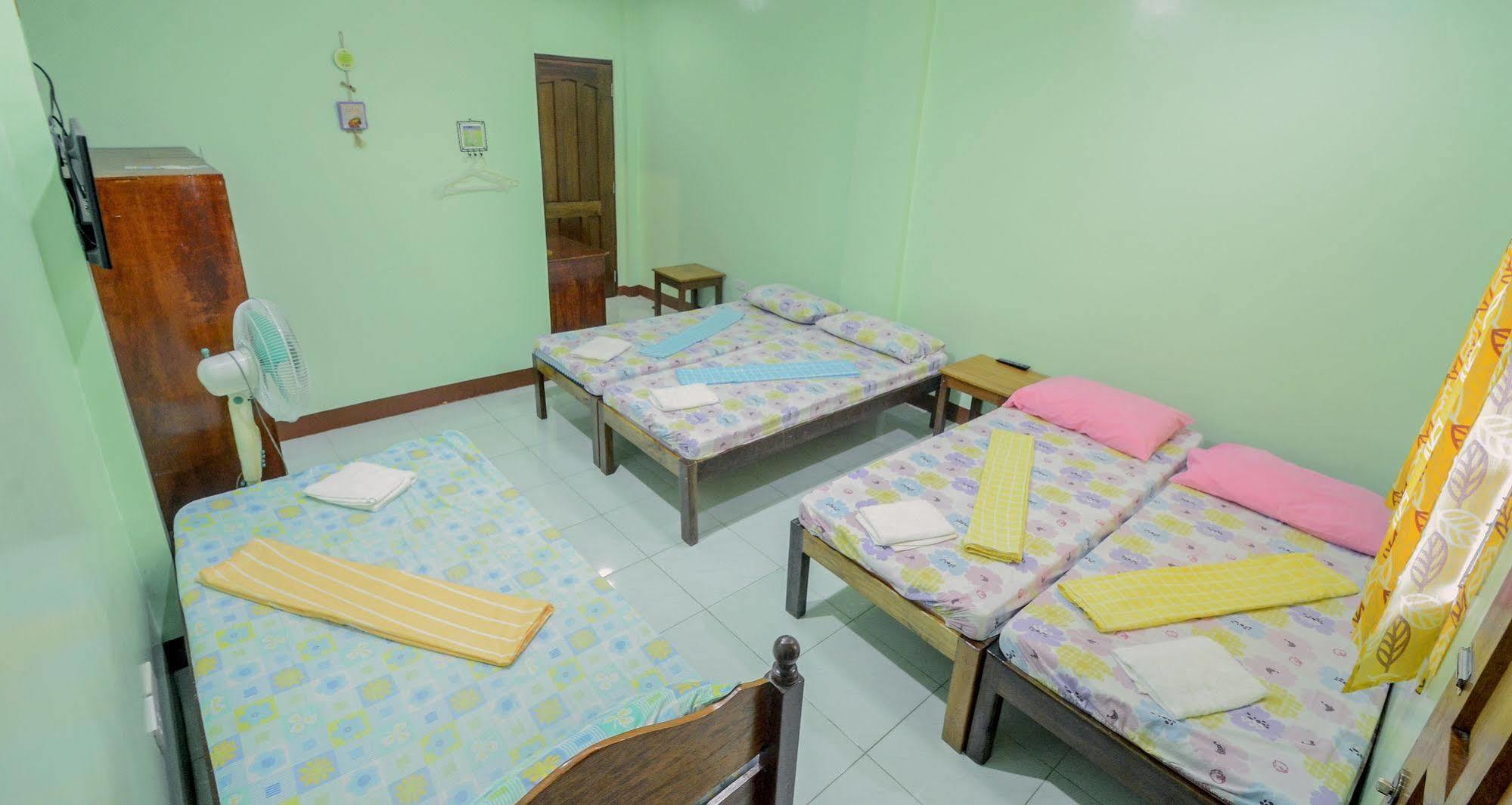 Dads Bayview Pension Puerto Princesa Buitenkant foto
